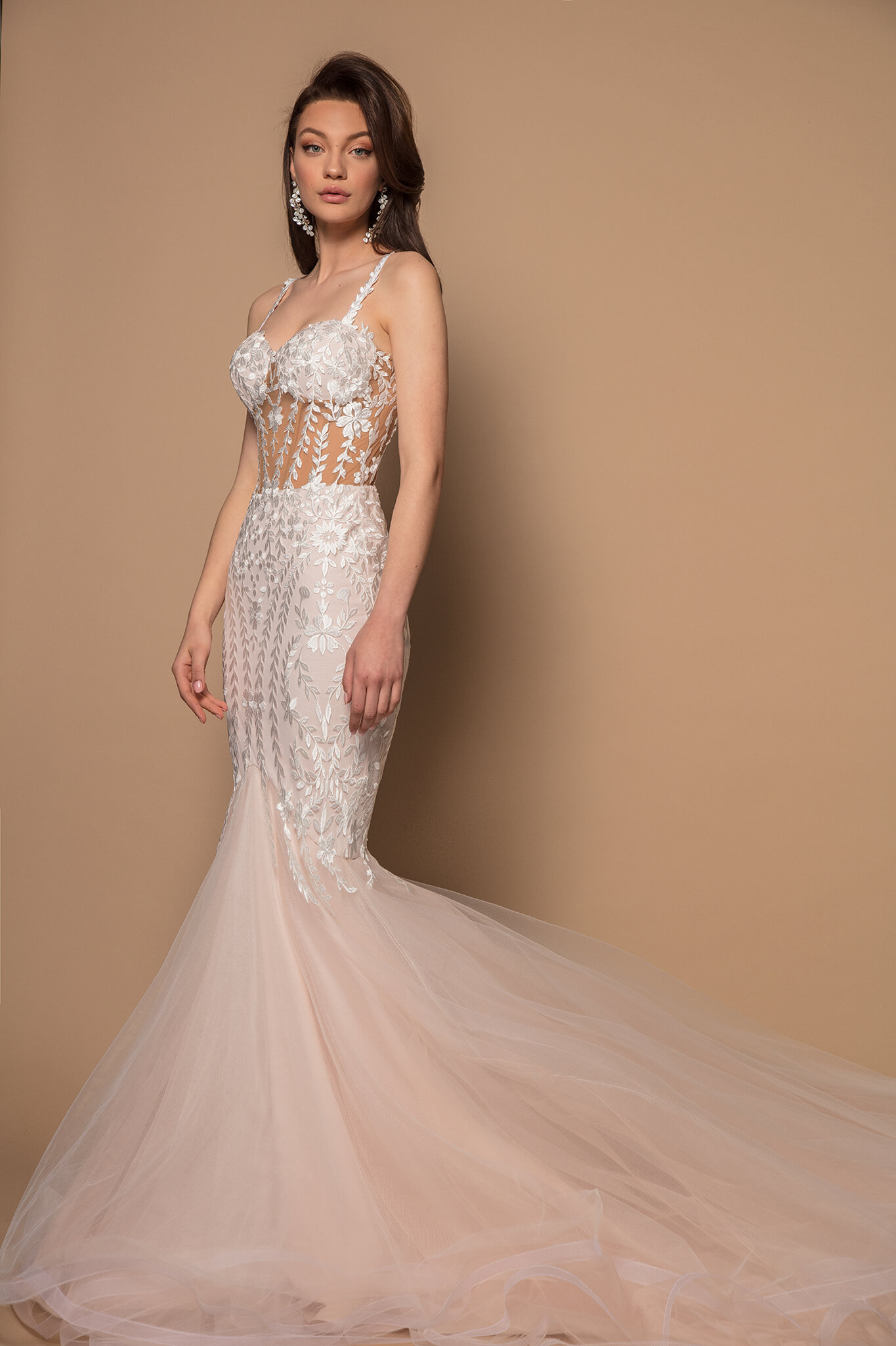 rochie-sirena-cu-corset-si-trena-lunga-amelia-colectia-phoenix-aida-lorena-atelier-fata