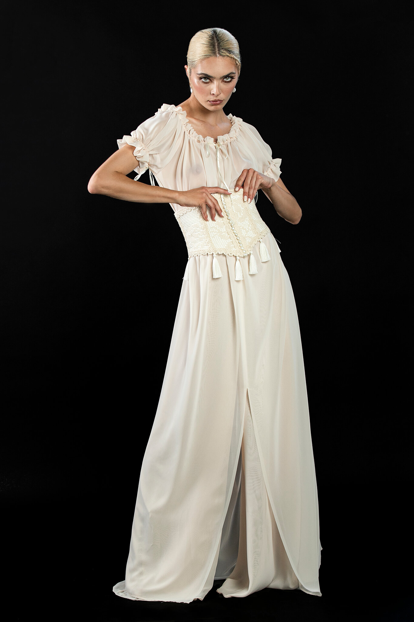 rochie-din-voal-cu-brau-tip-corset-broderie-din-bumbac-de-inspiratie-traditionala-4-colectia-sfera-by-aida-lorena-atelier
