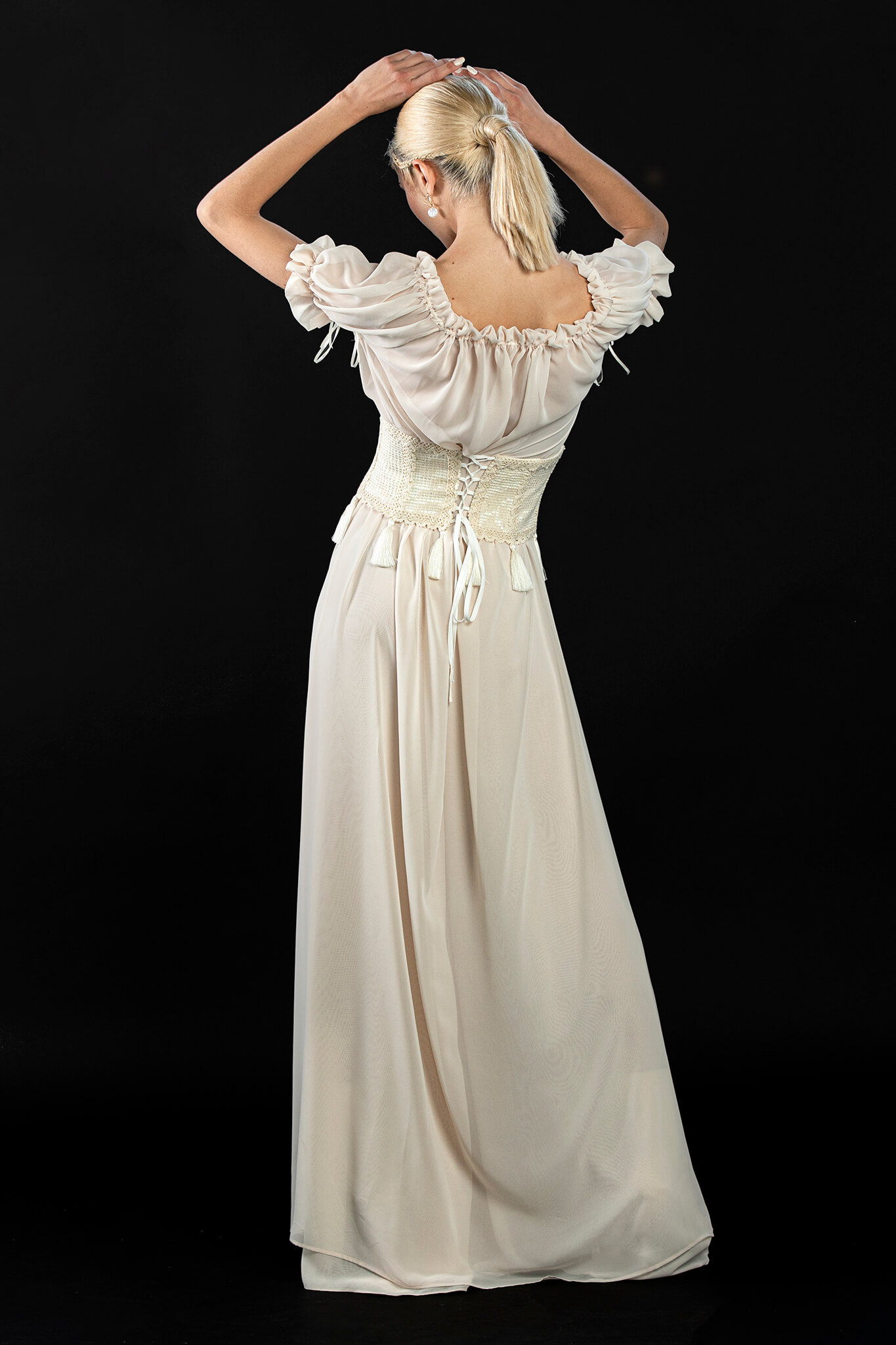 rochie-din-voal-cu-brau-tip-corset-broderie-din-bumbac-de-inspiratie-traditionala-5-colectia-sfera-by-aida-lorena-atelier